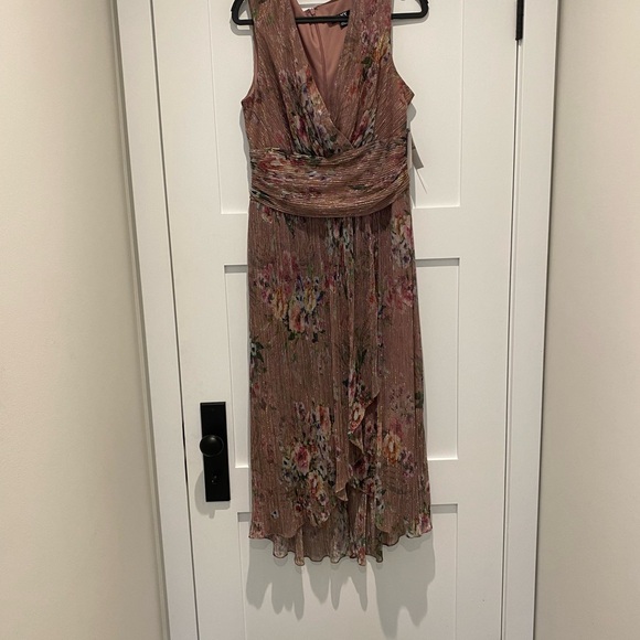 Sleeveless Midi Metallic Dress - Picture 1 of 5